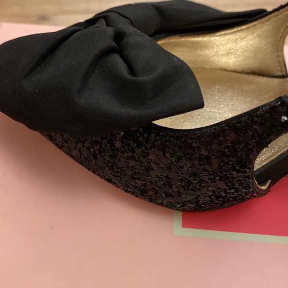 New in box Kate Spade heels . Size 7 - Picture 6 of 8
